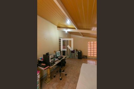 Casa à venda com 420m², 5 quartos e 4 vagas Casa à venda com 420m², 5 quartos e 4 vagasQuarto 4