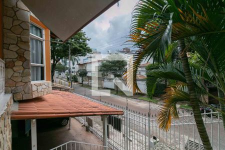 Casa à venda com 420m², 5 quartos e 4 vagas Casa à venda com 420m², 5 quartos e 4 vagasÁrea Externa