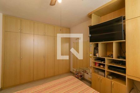 Casa à venda com 420m², 5 quartos e 4 vagas Casa à venda com 420m², 5 quartos e 4 vagasQuarto 1 Suite