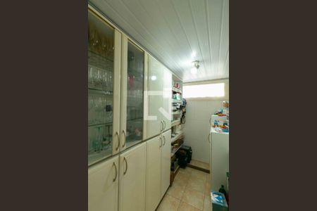 Casa à venda com 420m², 5 quartos e 4 vagas Casa à venda com 420m², 5 quartos e 4 vagasDespensa