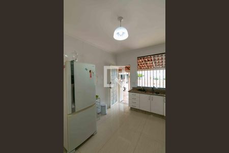 Casa à venda com 420m², 5 quartos e 4 vagas Casa à venda com 420m², 5 quartos e 4 vagasCozinha