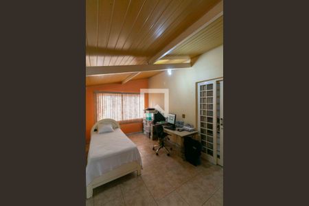 Casa à venda com 420m², 5 quartos e 4 vagas Casa à venda com 420m², 5 quartos e 4 vagasQuarto 4