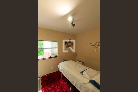 Casa à venda com 420m², 5 quartos e 4 vagas Casa à venda com 420m², 5 quartos e 4 vagasQuarto 5 Suite