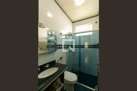 Casa à venda com 420m², 5 quartos e 4 vagas Casa à venda com 420m², 5 quartos e 4 vagasBanheiro Social