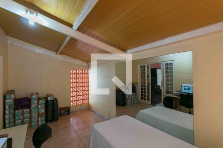 Casa à venda com 420m², 5 quartos e 4 vagas Casa à venda com 420m², 5 quartos e 4 vagasQuarto 4