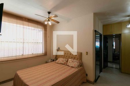 Casa à venda com 420m², 5 quartos e 4 vagas Casa à venda com 420m², 5 quartos e 4 vagasQuarto 1 Suite