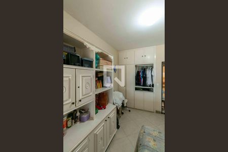 Casa à venda com 420m², 5 quartos e 4 vagas Casa à venda com 420m², 5 quartos e 4 vagasQuarto 3