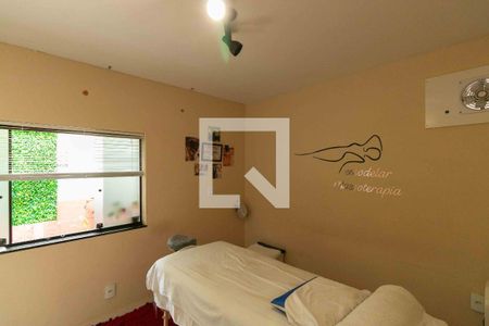 Casa à venda com 420m², 5 quartos e 4 vagas Casa à venda com 420m², 5 quartos e 4 vagasQuarto 5 Suite