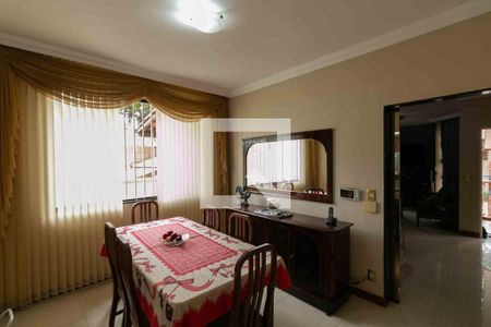 Casa à venda com 420m², 5 quartos e 4 vagas Casa à venda com 420m², 5 quartos e 4 vagasCopa