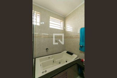 Casa à venda com 420m², 5 quartos e 4 vagas Casa à venda com 420m², 5 quartos e 4 vagasBanheiro da Suíte 1