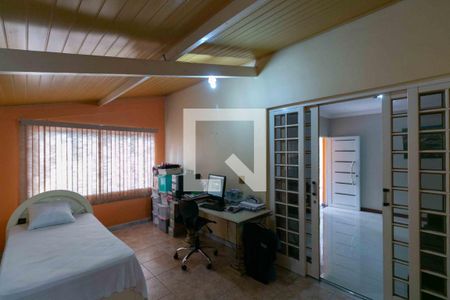 Casa à venda com 420m², 5 quartos e 4 vagas Casa à venda com 420m², 5 quartos e 4 vagasQuarto 4