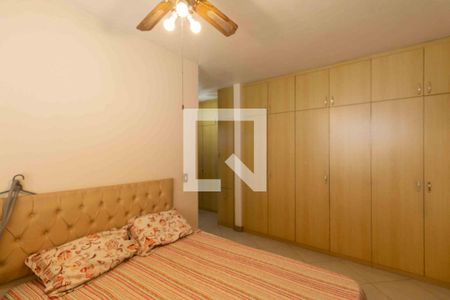 Casa à venda com 420m², 5 quartos e 4 vagas Casa à venda com 420m², 5 quartos e 4 vagasQuarto 1 Suite