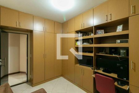 Casa à venda com 420m², 5 quartos e 4 vagas Casa à venda com 420m², 5 quartos e 4 vagasQuarto 2