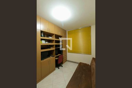 Casa à venda com 420m², 5 quartos e 4 vagas Casa à venda com 420m², 5 quartos e 4 vagasQuarto 2