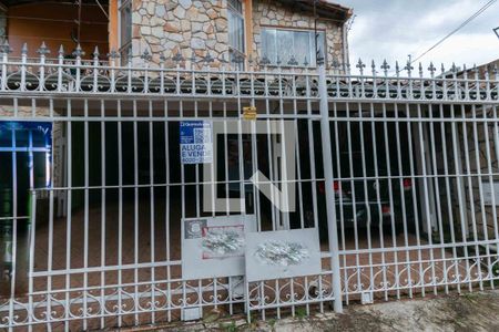 Casa à venda com 420m², 5 quartos e 4 vagas Casa à venda com 420m², 5 quartos e 4 vagasPlaquinha