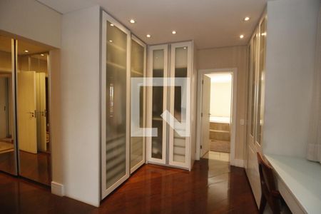 Apartamento à venda com 320m², 4 quartos e 4 vagasQuarto 2 - Suíte