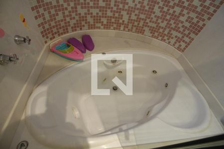 Apartamento à venda com 320m², 4 quartos e 4 vagasBanheiro da Suíte 2