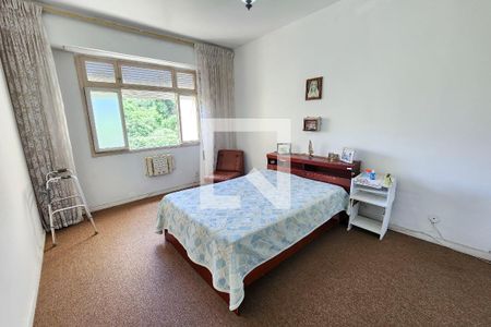 Apartamento à venda com 240m², 3 quartos e 1 vaga Apartamento à venda com 240m², 3 quartos e 1 vagaSuíte