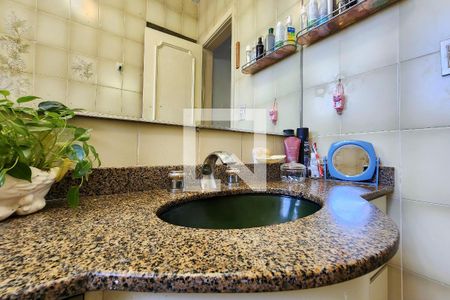 Apartamento à venda com 240m², 3 quartos e 1 vaga Apartamento à venda com 240m², 3 quartos e 1 vagaBanheiro da Suíte