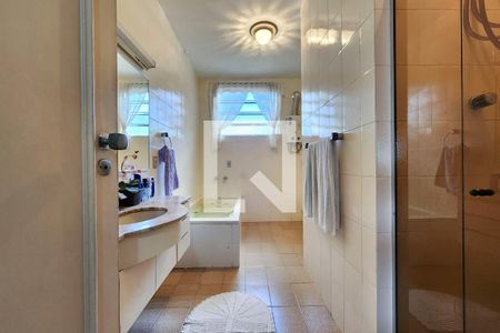 Apartamento à venda com 240m², 3 quartos e 1 vaga Apartamento à venda com 240m², 3 quartos e 1 vagaBanheiro