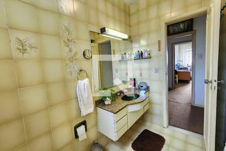 Apartamento à venda com 240m², 3 quartos e 1 vaga Apartamento à venda com 240m², 3 quartos e 1 vagaBanheiro da Suíte