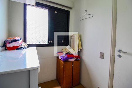 Apartamento à venda com 300m², 3 quartos e 4 vagas Apartamento à venda com 300m², 3 quartos e 4 vagasQuarto de Serviço
