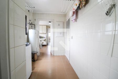 Apartamento à venda com 300m², 3 quartos e 4 vagas Apartamento à venda com 300m², 3 quartos e 4 vagasÁrea de Serviço