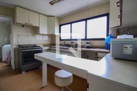 Apartamento à venda com 300m², 3 quartos e 4 vagas Apartamento à venda com 300m², 3 quartos e 4 vagasCozinha