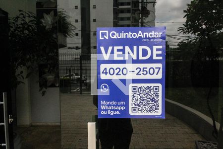 Apartamento à venda com 300m², 3 quartos e 4 vagas Apartamento à venda com 300m², 3 quartos e 4 vagasPlaca