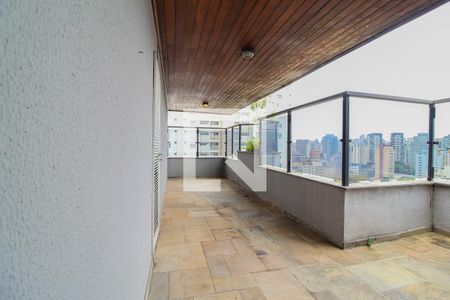 Apartamento à venda com 300m², 3 quartos e 4 vagas Apartamento à venda com 300m², 3 quartos e 4 vagasVaranda