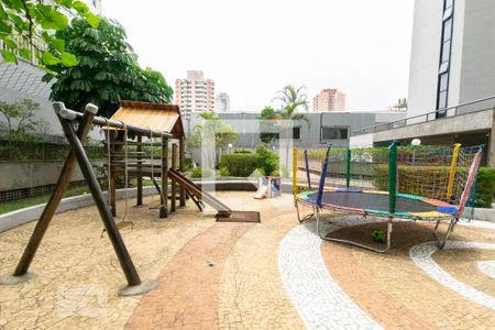 Apartamento à venda com 300m², 3 quartos e 4 vagas Apartamento à venda com 300m², 3 quartos e 4 vagasÁrea comum - Playground