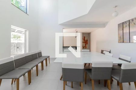 Apartamento à venda com 300m², 3 quartos e 4 vagas Apartamento à venda com 300m², 3 quartos e 4 vagasSalão de Festas