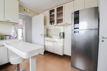 Apartamento à venda com 300m², 3 quartos e 4 vagas Apartamento à venda com 300m², 3 quartos e 4 vagasCozinha