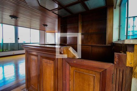 Apartamento à venda com 300m², 3 quartos e 4 vagas Apartamento à venda com 300m², 3 quartos e 4 vagasBar