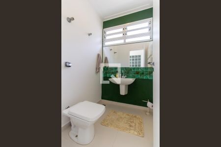 Casa à venda com 413m², 5 quartos e 3 vagas Casa à venda com 413m², 5 quartos e 3 vagasLavabo 2