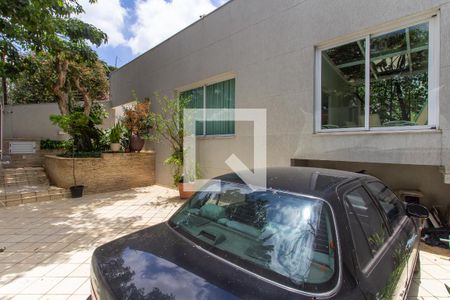 Casa à venda com 413m², 5 quartos e 3 vagas Casa à venda com 413m², 5 quartos e 3 vagasGaragem