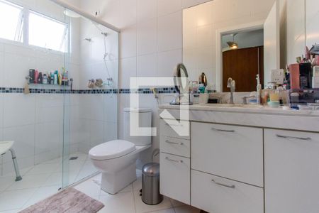 Casa à venda com 413m², 5 quartos e 3 vagas Casa à venda com 413m², 5 quartos e 3 vagasBanheiro da Suíte 4