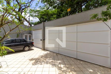 Casa à venda com 413m², 5 quartos e 3 vagas Casa à venda com 413m², 5 quartos e 3 vagasGaragem