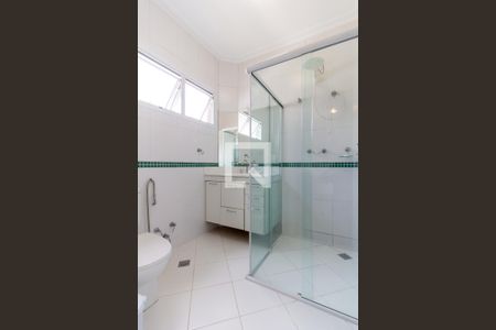 Casa à venda com 413m², 5 quartos e 3 vagas Casa à venda com 413m², 5 quartos e 3 vagasBanheiro da Suíte 3