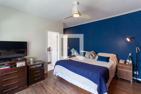 Casa à venda com 413m², 5 quartos e 3 vagas Casa à venda com 413m², 5 quartos e 3 vagasQuarto 4 - Suíte