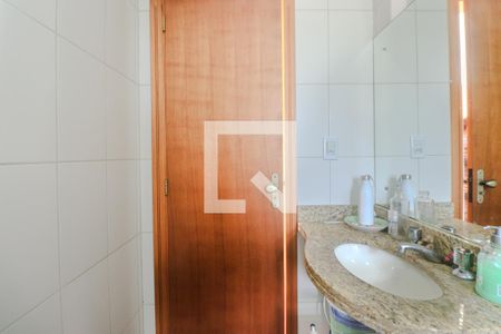 Apartamento à venda com 250m², 4 quartos e 2 vagas Apartamento à venda com 250m², 4 quartos e 2 vagasBanheiro Auxiliar