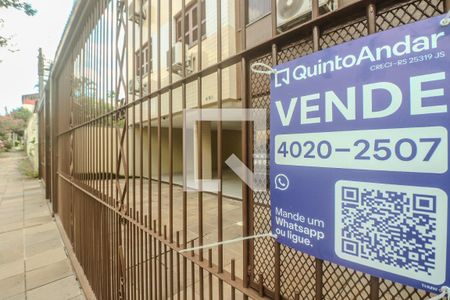 Apartamento à venda com 250m², 4 quartos e 2 vagas Apartamento à venda com 250m², 4 quartos e 2 vagasPlaquinha