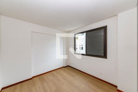 Apartamento à venda com 135m², 4 quartos e 3 vagasQuarto 4