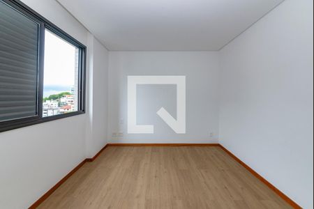 Apartamento à venda com 135m², 4 quartos e 3 vagasQuarto 3