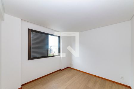 Apartamento à venda com 135m², 4 quartos e 3 vagasQuarto 3