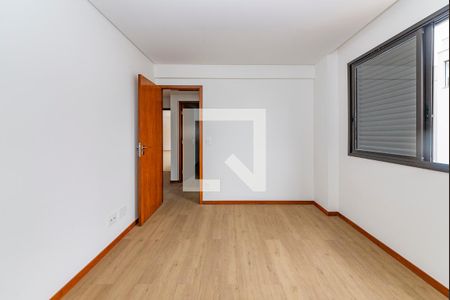 Apartamento à venda com 135m², 4 quartos e 3 vagasQuarto 3
