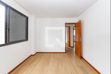 Apartamento à venda com 135m², 4 quartos e 3 vagasQuarto 4