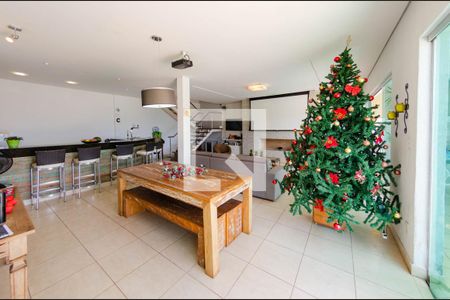 Casa à venda com 450m², 4 quartos e 3 vagasSala 2