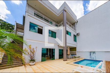 Casa à venda com 450m², 4 quartos e 3 vagasÁrea externa