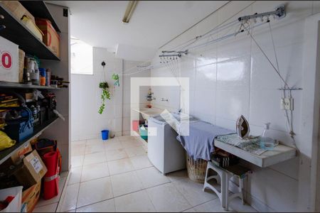 Casa à venda com 450m², 4 quartos e 3 vagasÁrea de serviço